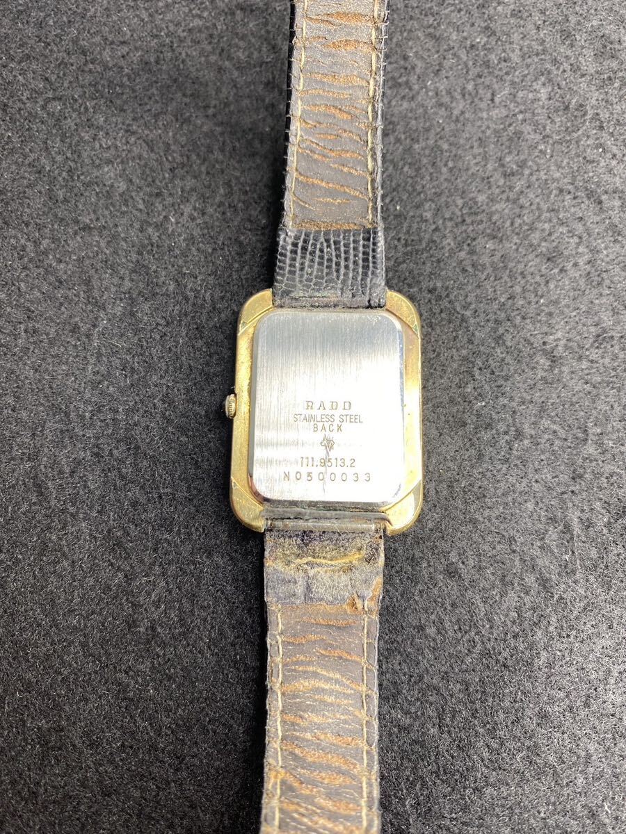  【kh0266】RADO ラドー 111.9513.2 ゴールド文字盤 スクエア デイト 3針 クォーツ QUARTZ QZ 腕時計 クレドール ダイヤベゼル セイコーの画像5