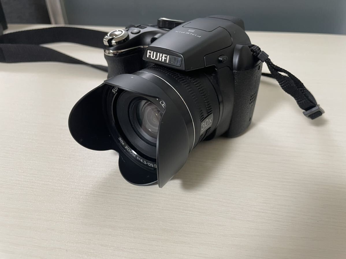 美品☆FUJIFILM　FINEPIX S4500 デジタルカメラ１円スタート　_画像1