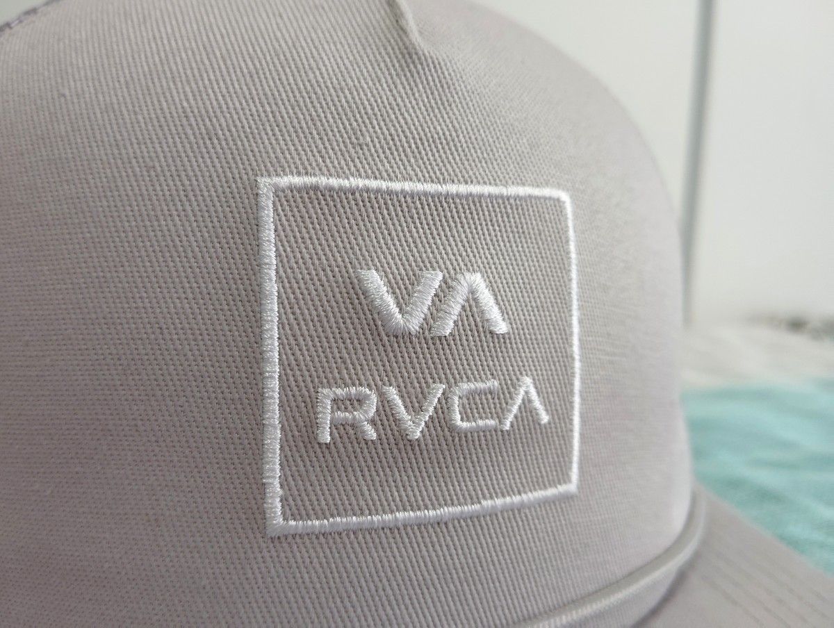 【新品 RVCA（ルーカ）】シンプルロゴ メッシュキャップ BE041922