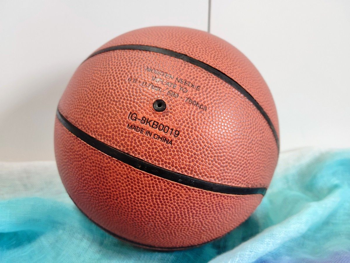 【小さめのバスケットボール】小さめのボール 記念ボール サインボール 直径約17cm 訳あり