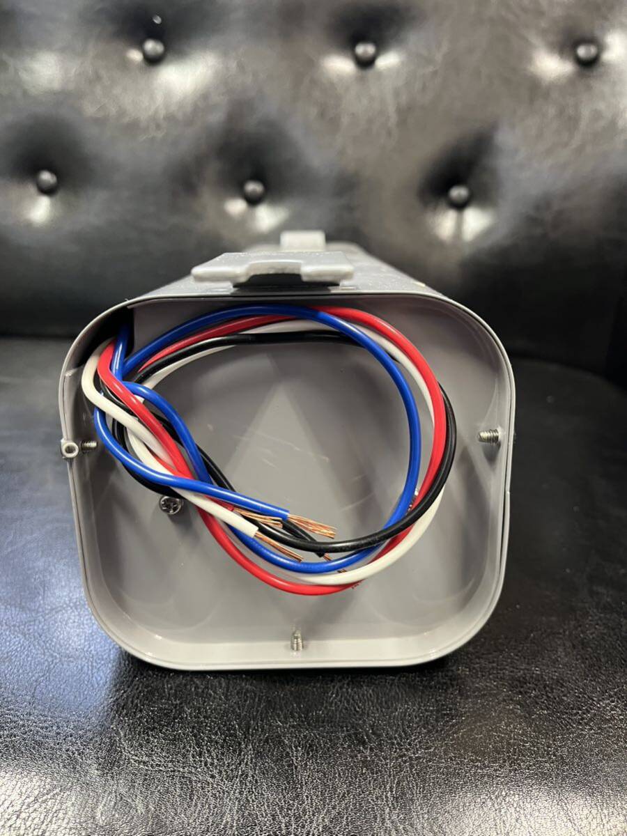 岩崎電気株式会社 M10BLP2A60 1台入 200W/50Hz/1000W/ピーク進 岩崎電気株式会社 M10BLP2A60 1台入 200W/50Hz/1000W/ピーク進