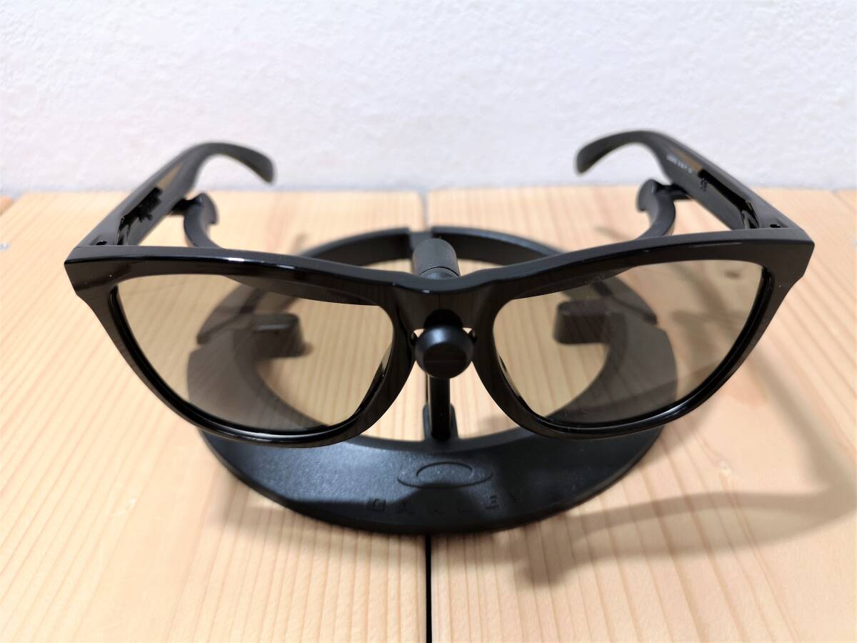 交換用レンズ ライトグレー 調光 ブラック OAKLEY FROGSKINS オークリー フロッグスキン Light Grey Photochromic Black_画像4