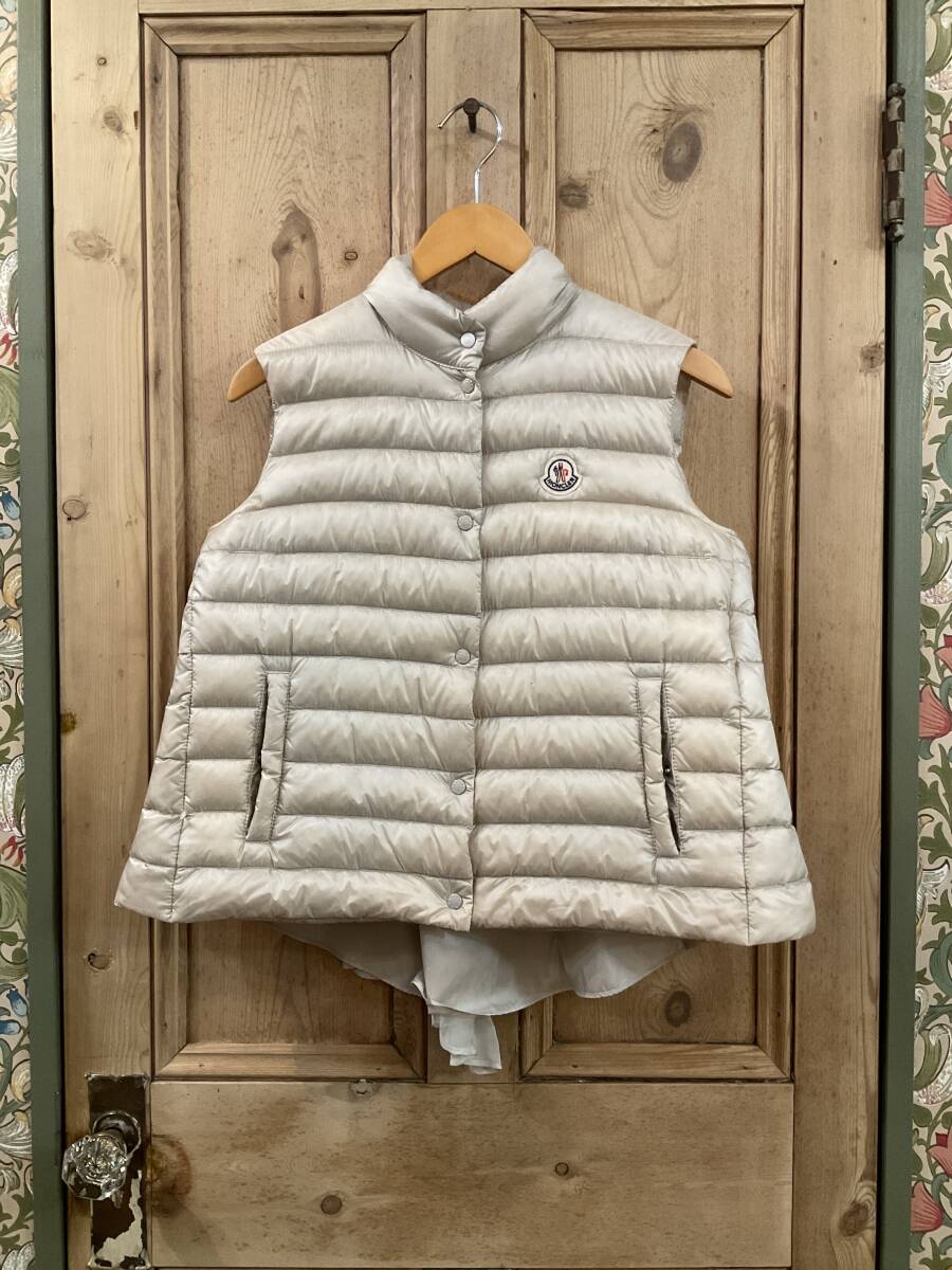 ◎希少　MONCLER SACAI SHOKO GILET モンクレールエス　サカイ　バックフリル　ダウンベスト_画像1