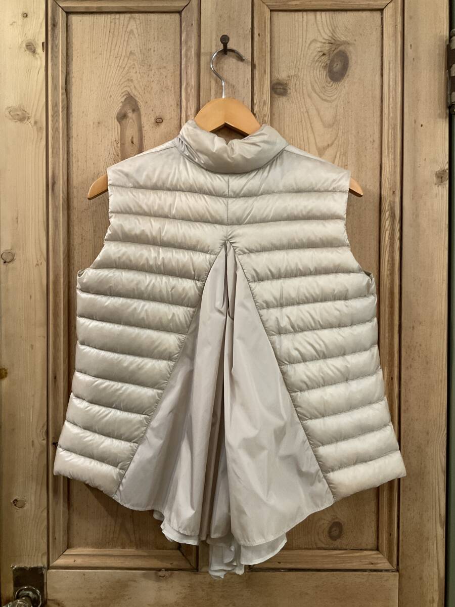 ◎希少　MONCLER SACAI SHOKO GILET モンクレールエス　サカイ　バックフリル　ダウンベスト_画像2