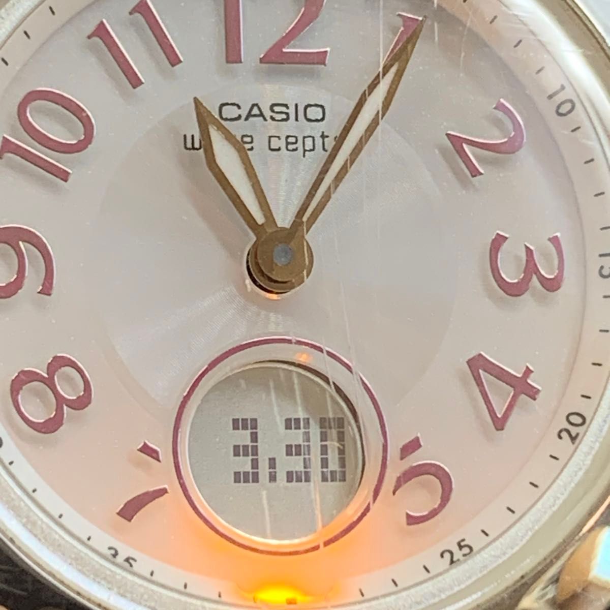 CASIO カシオ　LWA-141　電波時計　ホワイト