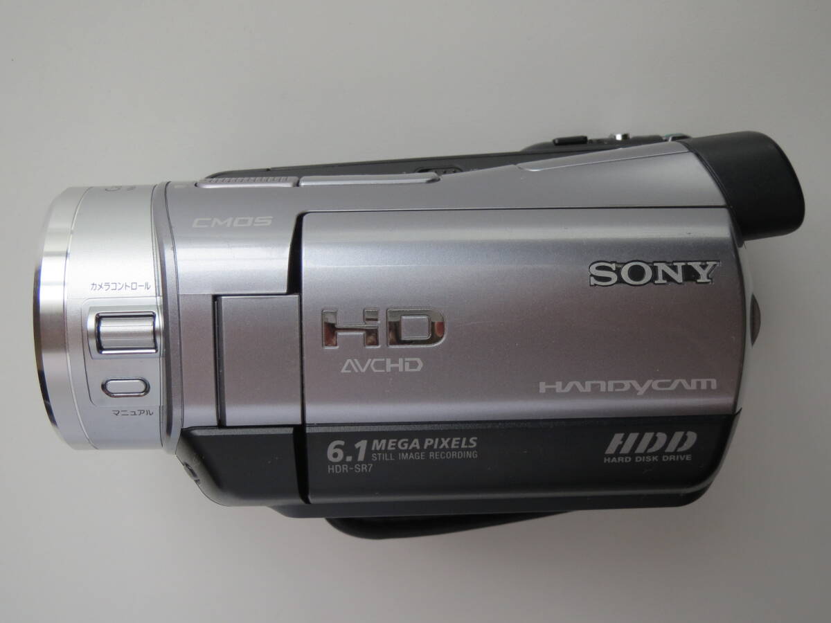 SONY HDR-SR7 60GB内蔵HDD フルHDビデオカメラ　バッテリー付_画像2