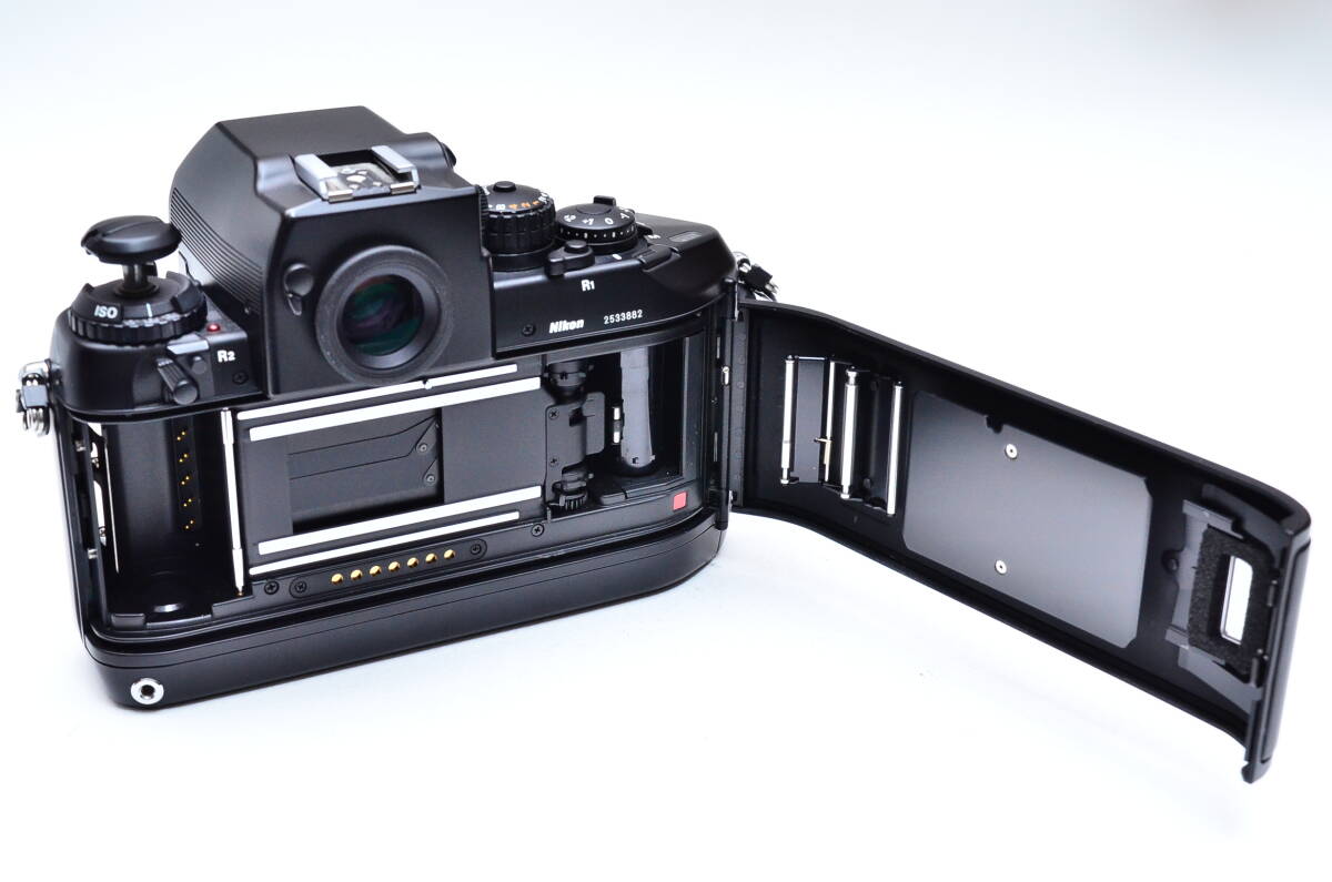 Nikon F4 Body 後期型#253 美品プレビュー異音なし-Funbid香港 Nikon F4 Body 後期型#253 美品プレビュー異音なし-Funbid香港