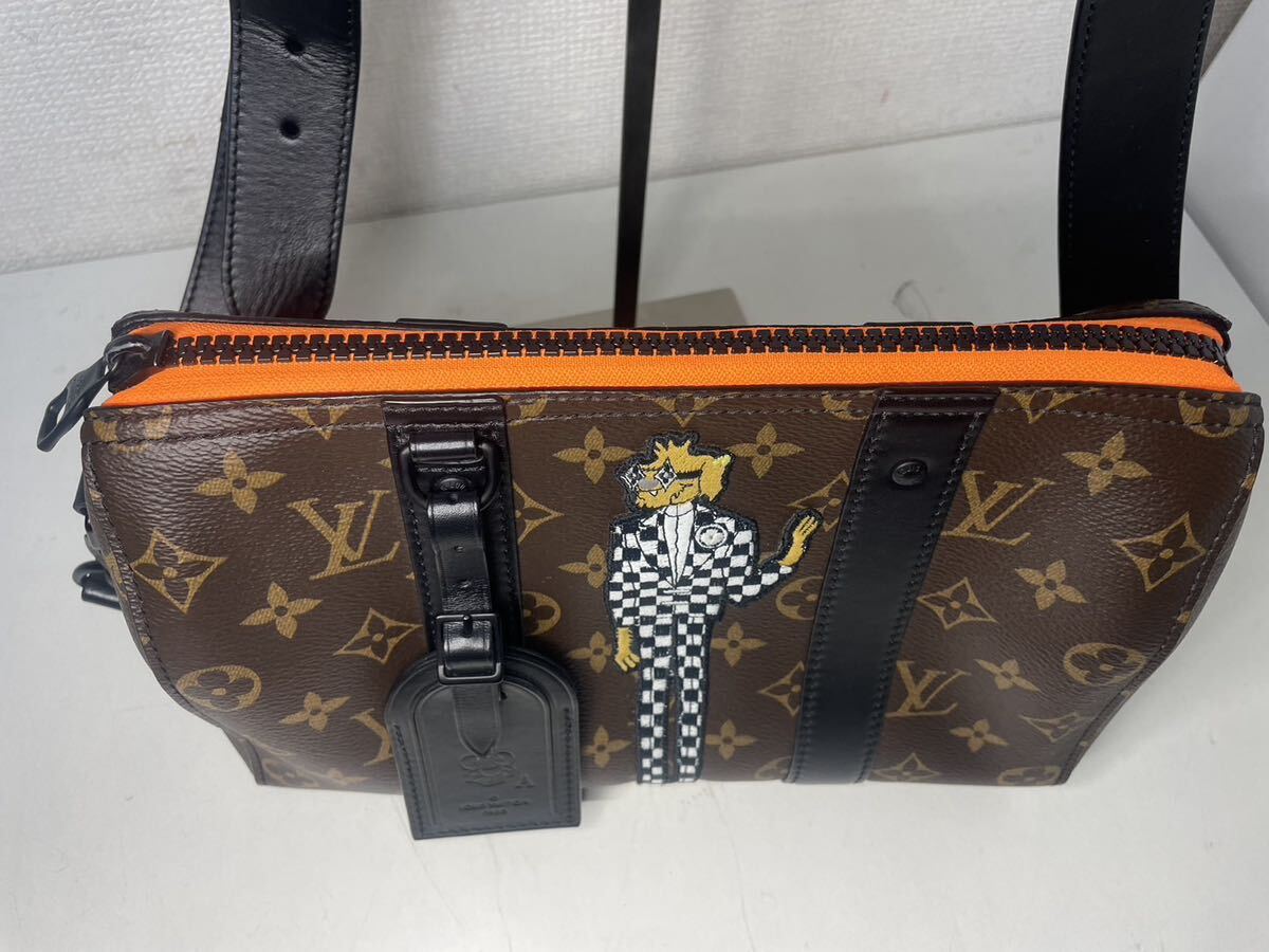 激レア 1円スタート 美品 LOUIS VUITTON ルイヴィトン シティ・キーポル LVフレンド モノグラムキャンバス ブラウン 現品のみの画像3