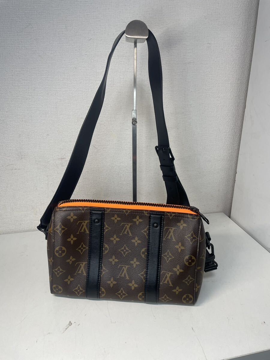 激レア 1円スタート 美品 LOUIS VUITTON ルイヴィトン シティ・キーポル LVフレンド モノグラムキャンバス ブラウン 現品のみの画像4