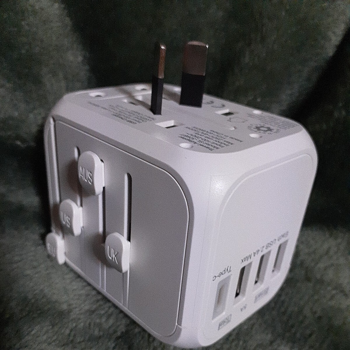 トラベルアダプター USB CHARGER charge 海外変換コンセント 海外プラグ 充電 全世界汎用 海外旅行用 四つのUSBポート 電力 供給の画像7