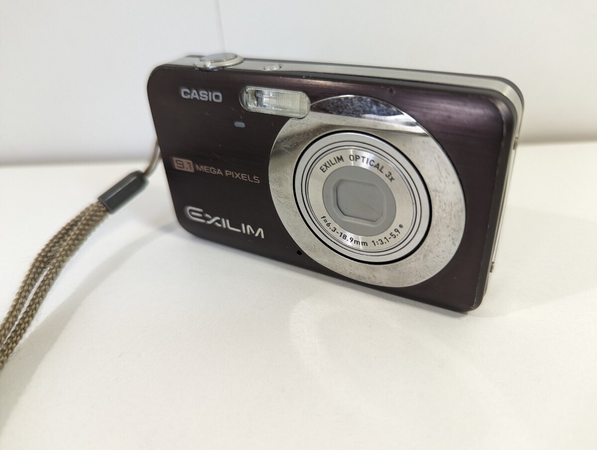 【売り切り・1円～】CASIO EXILIM 9.1MEGA PIXELS ／ エクシリム カシオ デジカメ 充電器付き ケースおまけ 動作確認済み_画像3