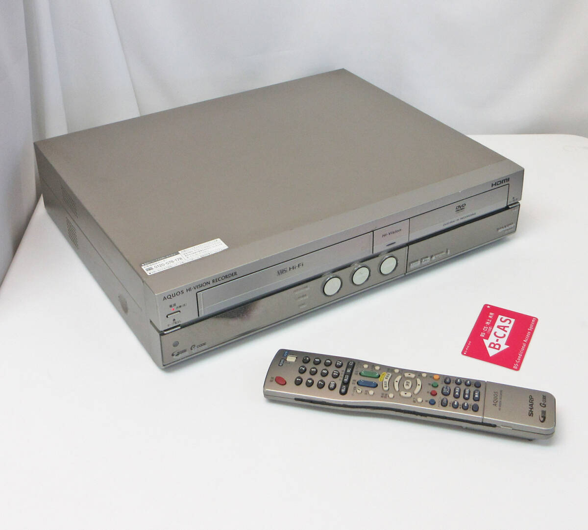 A708☆現状品☆VHS/DVD/HDD一体型レコーダー☆シャープ/SHARP☆DV-ACV32☆電源ON確認☆B-CASカードつき☆リモコンつき GA545PA θ_画像1