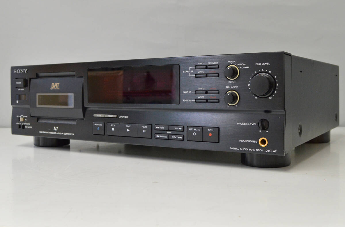 電源確認/ジャンク SONY ソニー DTC-A7 DATデッキ リモコン、取説 ラックマウント デジタルオーディオテープデッキ ys935の画像3