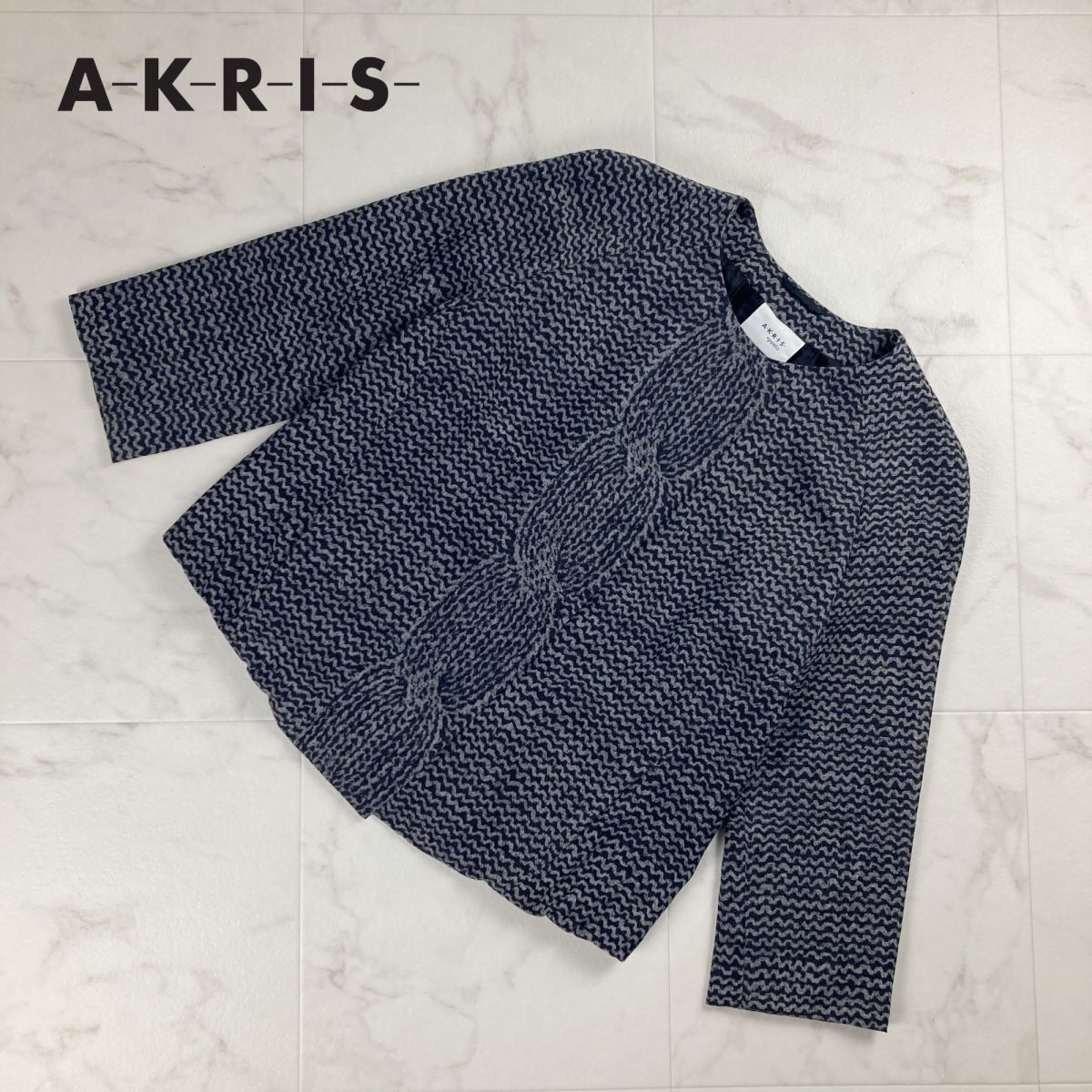 美品 AKRIS アクリス ニット風総柄 ウール100% ノーカラージャケット 7分袖 トップス レディース グレー 紺 サイズM*NC927_画像1