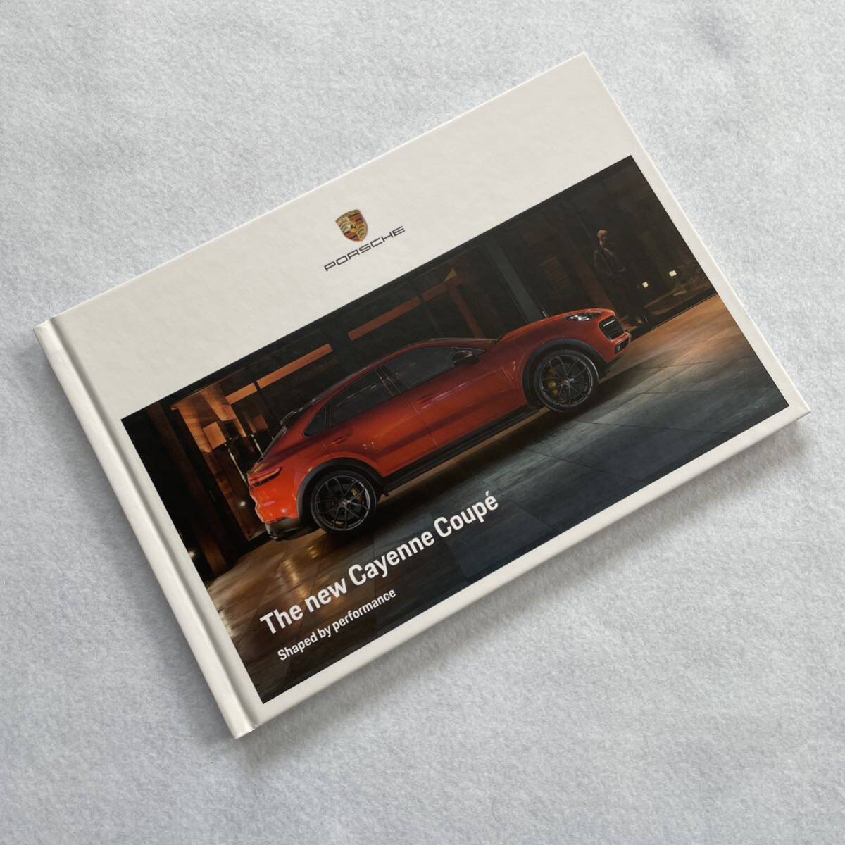 【新品未使用】PORSCHE ポルシェ Cayenne Coupe カイエンクーペ カタログ カイエン 2020年版 98ページの画像1