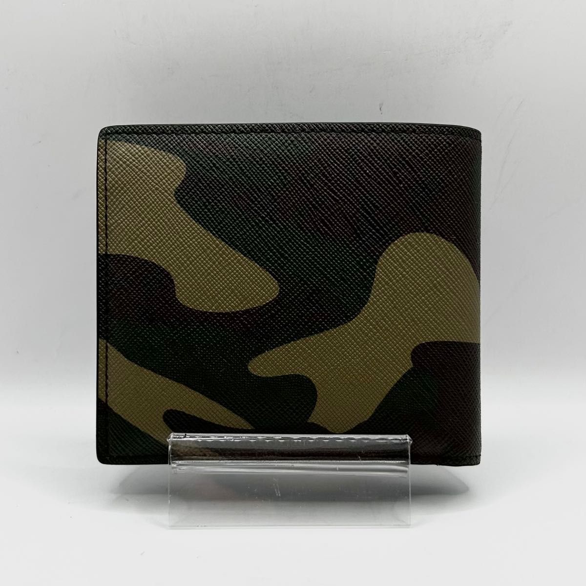 美品 CELINE セリーヌ 二つ折り財布 コインコンパートメント付き 美品 CELINE セリーヌ 二つ折り財布 コインコンパートメント付き
