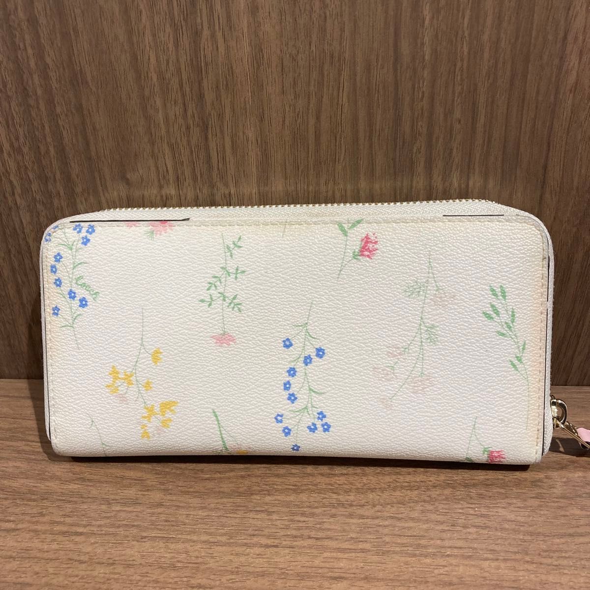 COACH コーチ 小物 財布 長財布 花柄 ラウンドファスナー ファッション レディース 人気 ブランド アイテム かわいい