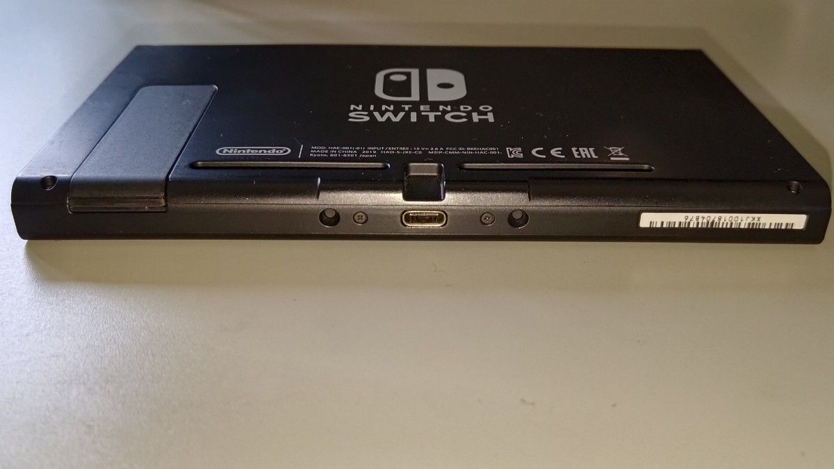 Nintendo Switch ニンテンドースイッチ バッテリー強化版 2019年製 本体のみ 動作確認済 難有り ジャンク扱い