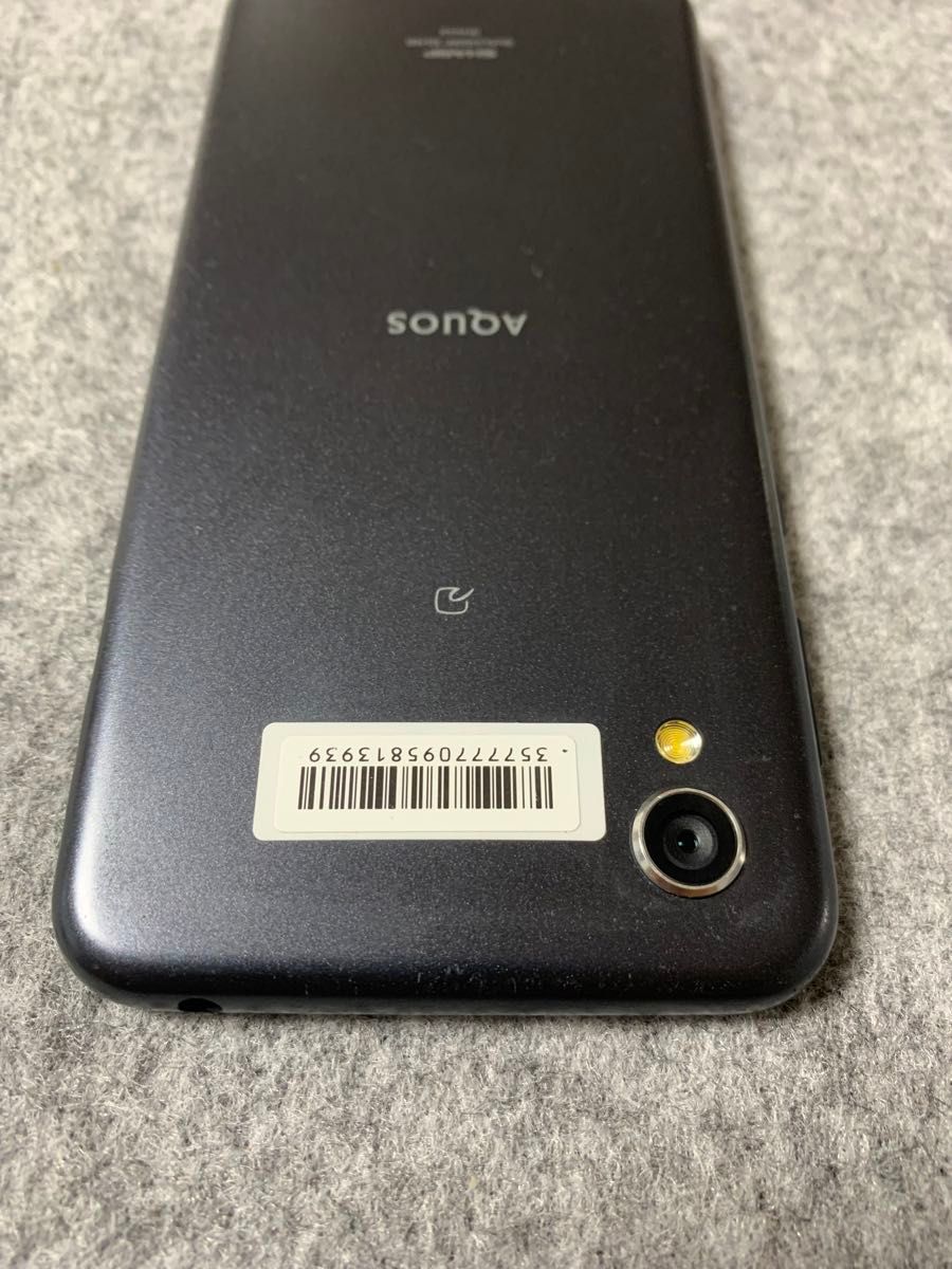 中古 auキャリア SIMロック解除済み AQUOS sense2 SHV43 ブラック色