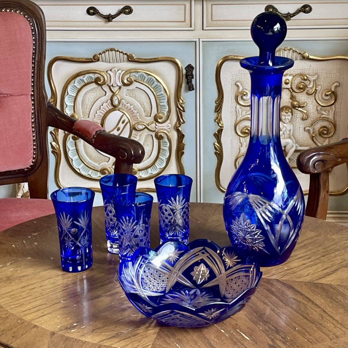 r211 美しいカッティングと色鮮やかなブルーが優雅 切子 ガラスセット デキャンタ グラス ガラスボウル 酒器 テーブルを華やかに飾る洋食器_画像1
