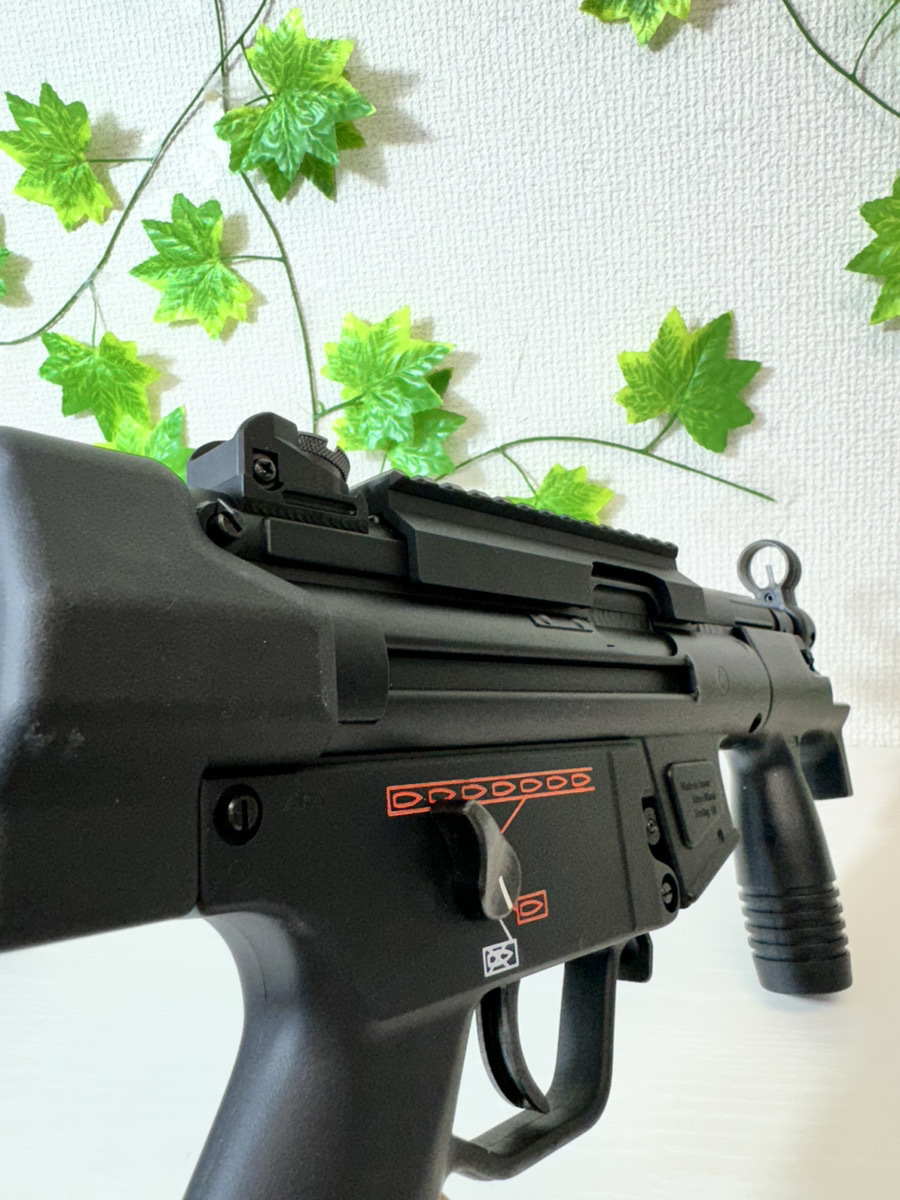 3239-05★極美品★asgk 東京マルイ 電動ガン MP5KHC 充電バッテリー電動ガンセット サバゲー※対象年令18才以上★の画像5