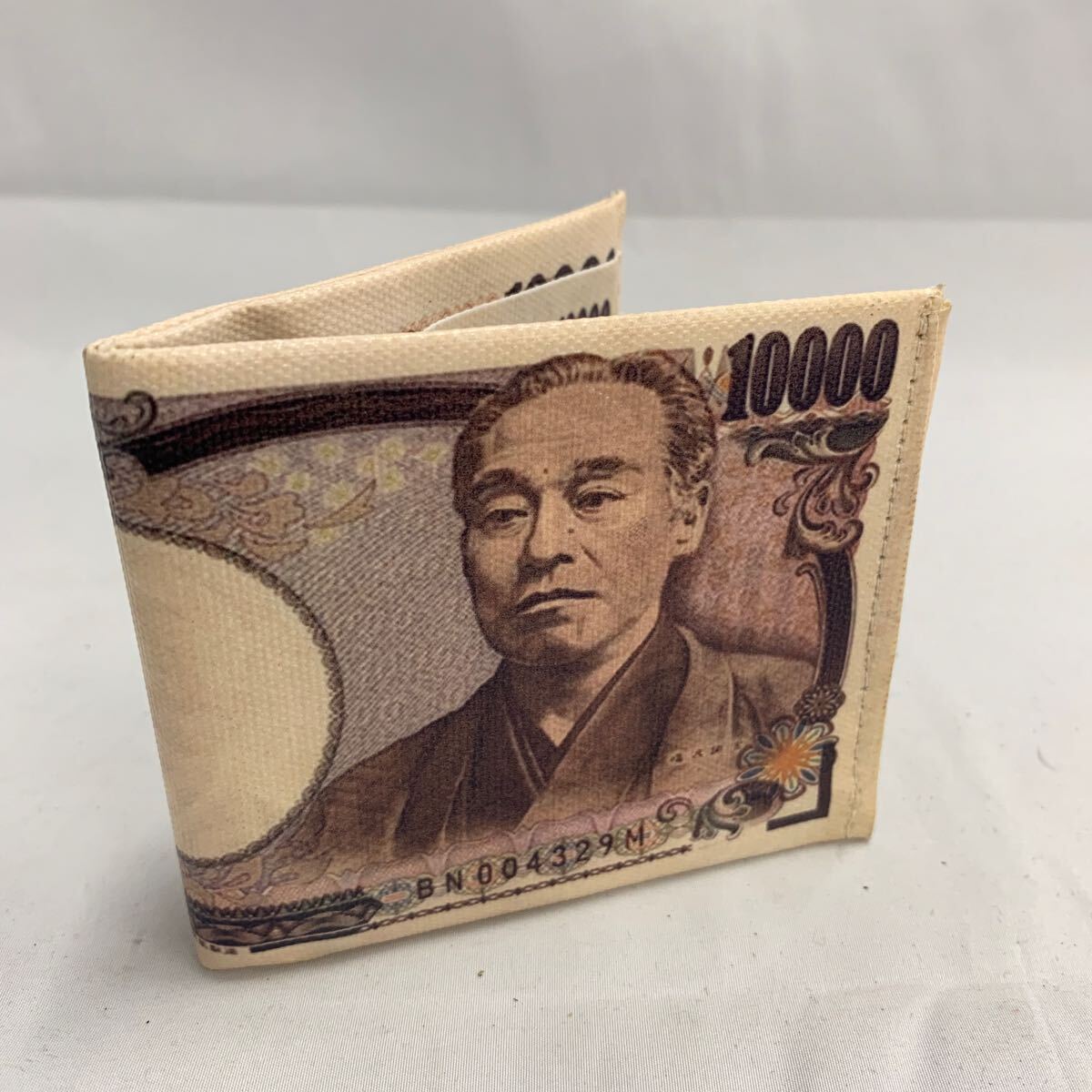 【送料無料】2つ折り財布 お金柄 お札柄 1万円札柄 福沢諭吉 _画像1