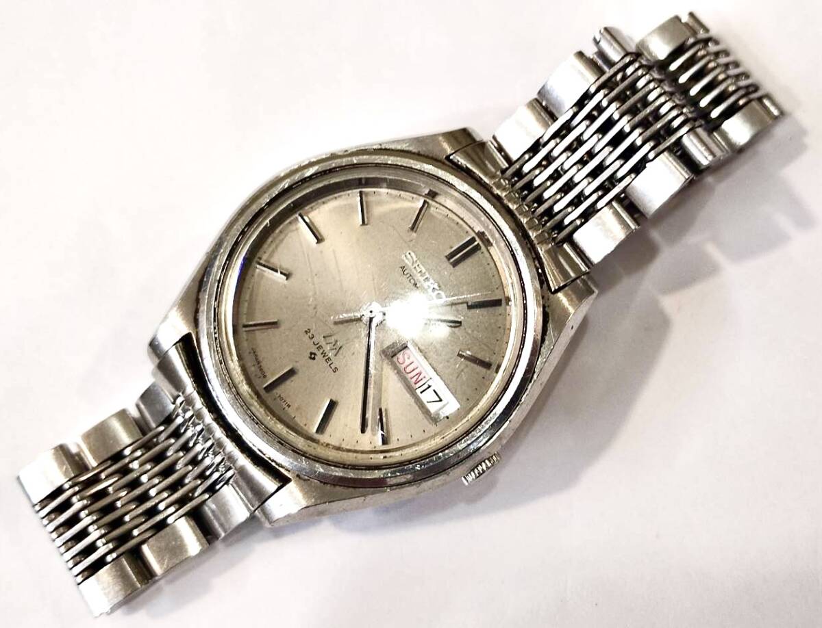 95■ SEIKO セイコー LM ロードマチック 5606-7071 自動巻き デイデイト 23石 シルバー文字盤 リューズ操作良好 不動品 ジャンク 現状品の画像1