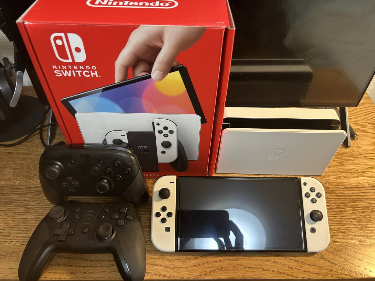 【中古品】任天堂 Nintendo Nintendo Switch （有機ELモデル） ホワイト [Nintendo Switch本体] プロコン＋コントローラー_画像1