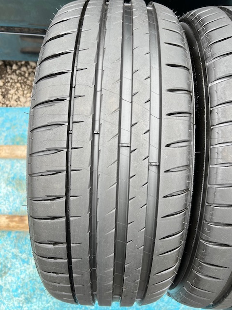 中古タイヤ2本セット MICHELIN PILOT SPORT 205/55/16 2022年製(ほぼ新品のタイヤの画像2