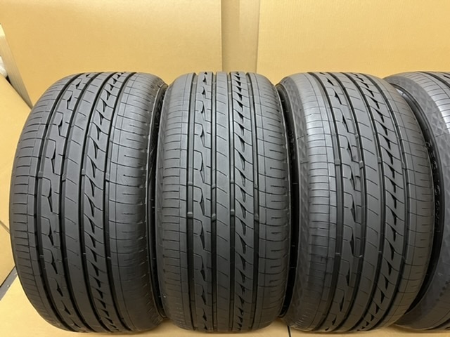 中古タイヤ４本セット　BRIDGESTONE REGNO 235/50/17 2021年製) ほぼ新品のタイヤ_画像4