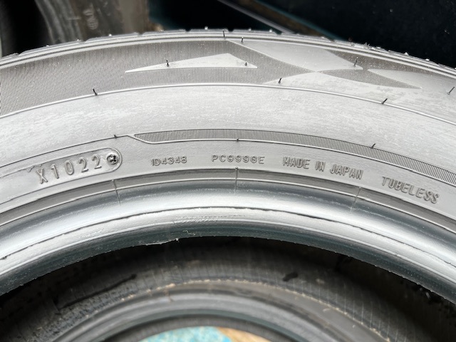 中古タイヤ４本セット DUNLOP 215/60/16 2022年製(非常に良い状態のタイヤの画像9
