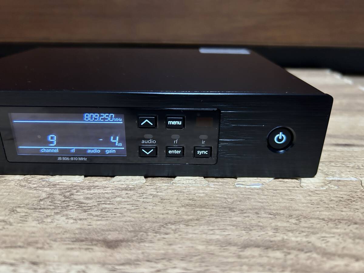 【中古品】 デジタルワイヤレス受信機 SHURE QLXD4 JB _画像3