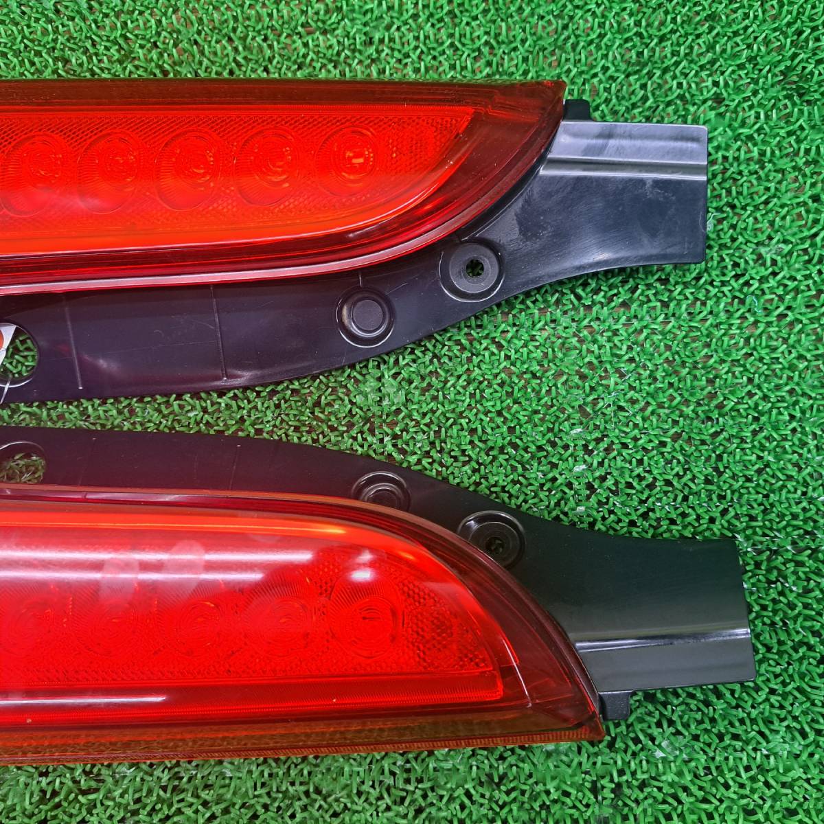 5-1 スズキ スペーシア MK32S MK42S 純正 LED テールランプ 左右セット テールライト 右 左 レンズ RH/LHの画像3