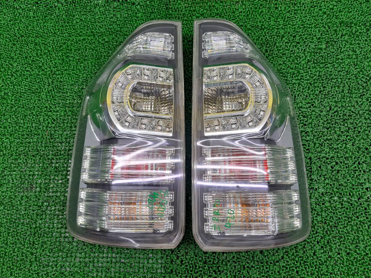 トヨタ ヴォクシー ZRR70 ZRR75 後期 純正 LED テールランプ 左右 セット テールライト 右 左 レンズ_画像1