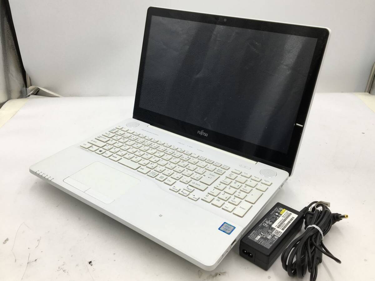 FUJITSU/ノート/第6世代Core i7/メモリ8GB/8GB/WEBカメラ有/OS無/Intel Corporation HD Graphics 530 64MB/ドライブDVD-R-240224000817640_正面 M