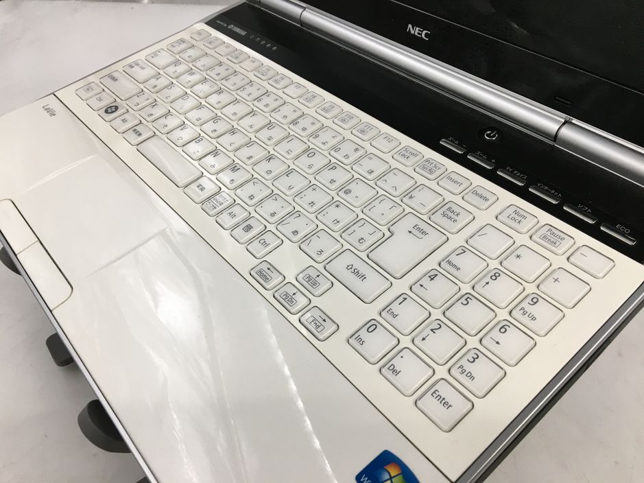 NEC/ノート/HDD 750GB/第2世代Core i7/メモリ2GB/2GB/WEBカメラ無/OS無-240415000921606_キーボード接写１