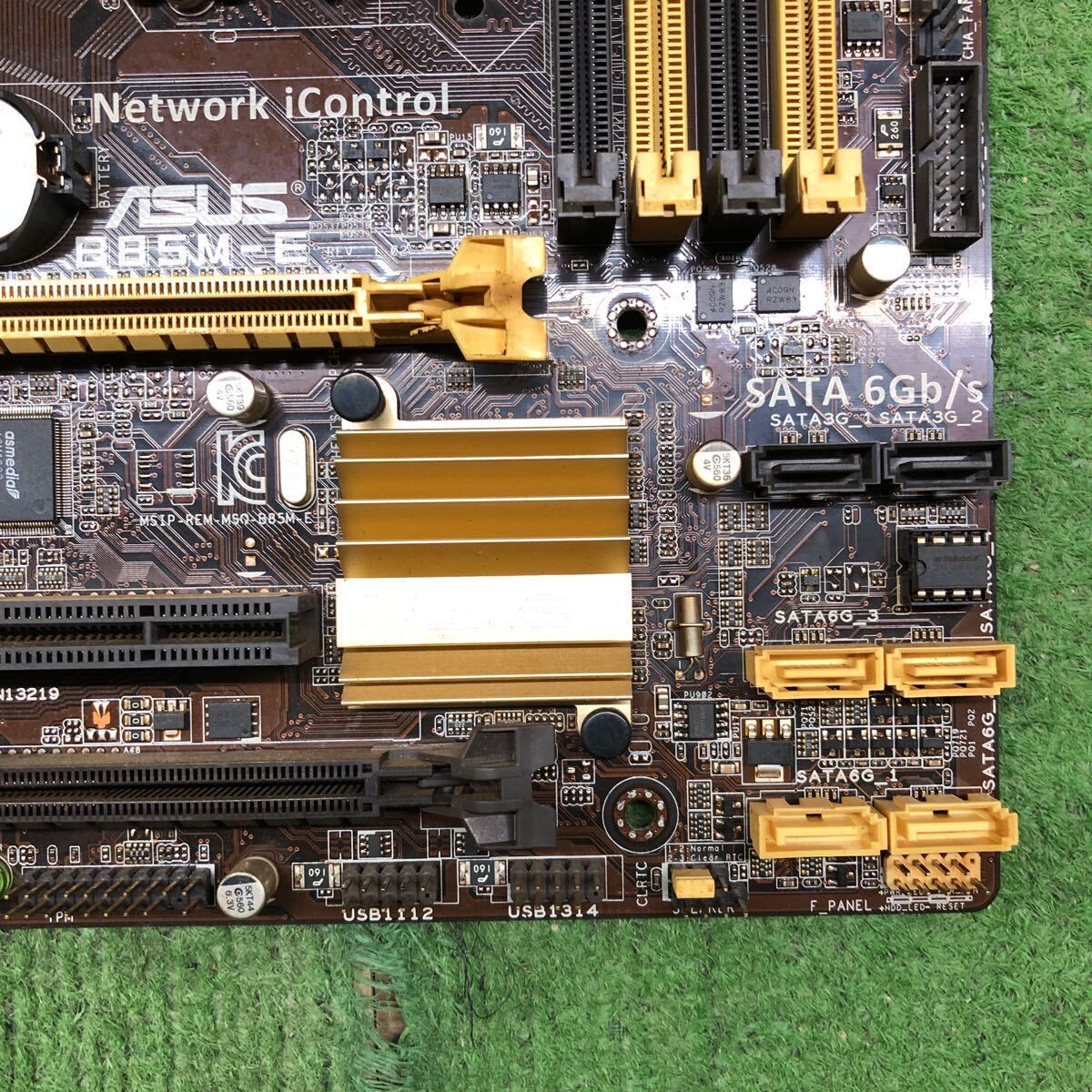 PCN98-1650 激安 マザーボード ASUS B85M-E LGA1150 BIOS立ち上がり確認済み ジャンクの画像4