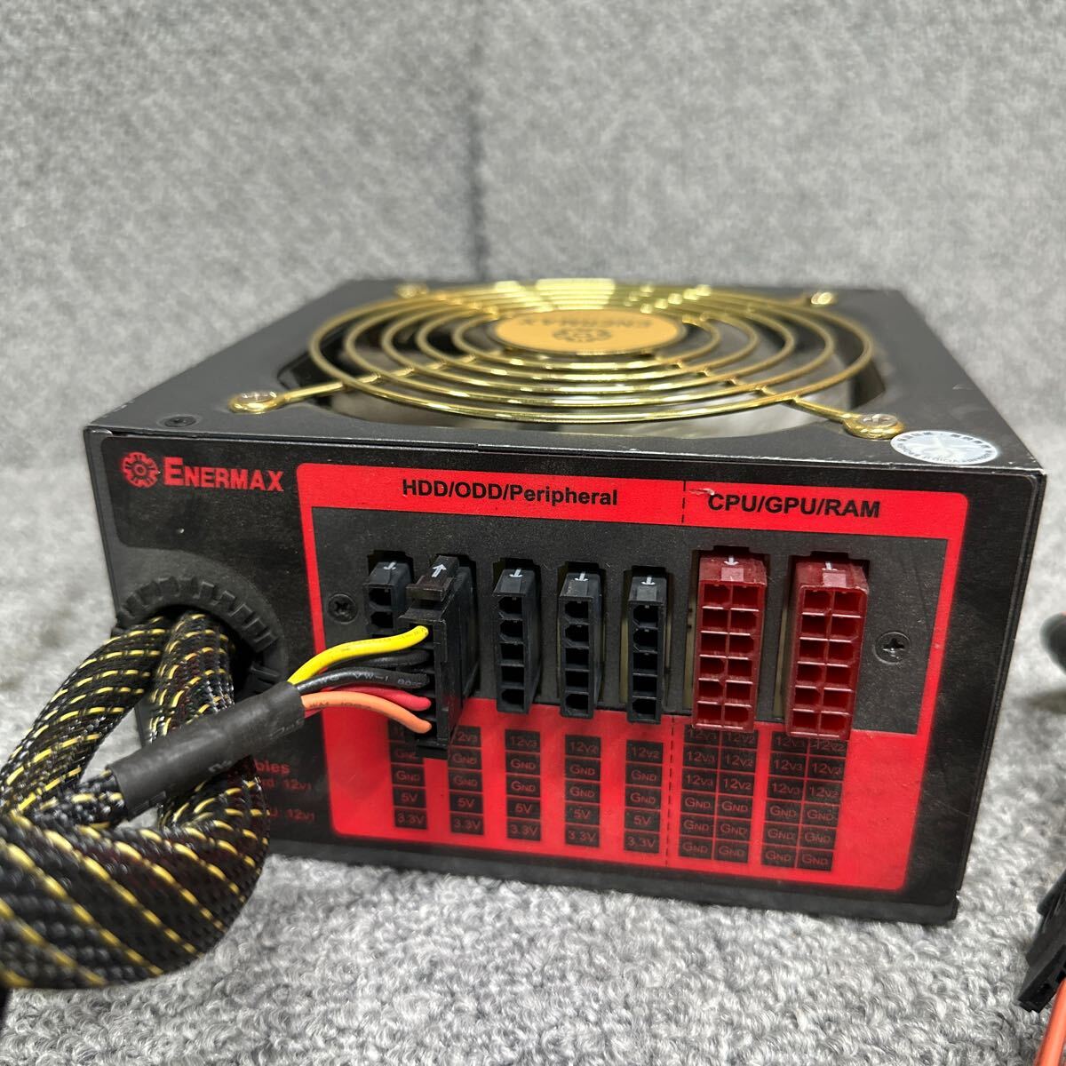 GK 激安 BOX-28 PC 電源BOX ENERMAX MODU82+ EMD525AWT 525W 80PLUS BRONZE 電源ユニット 電圧確認済み 中古品_画像6