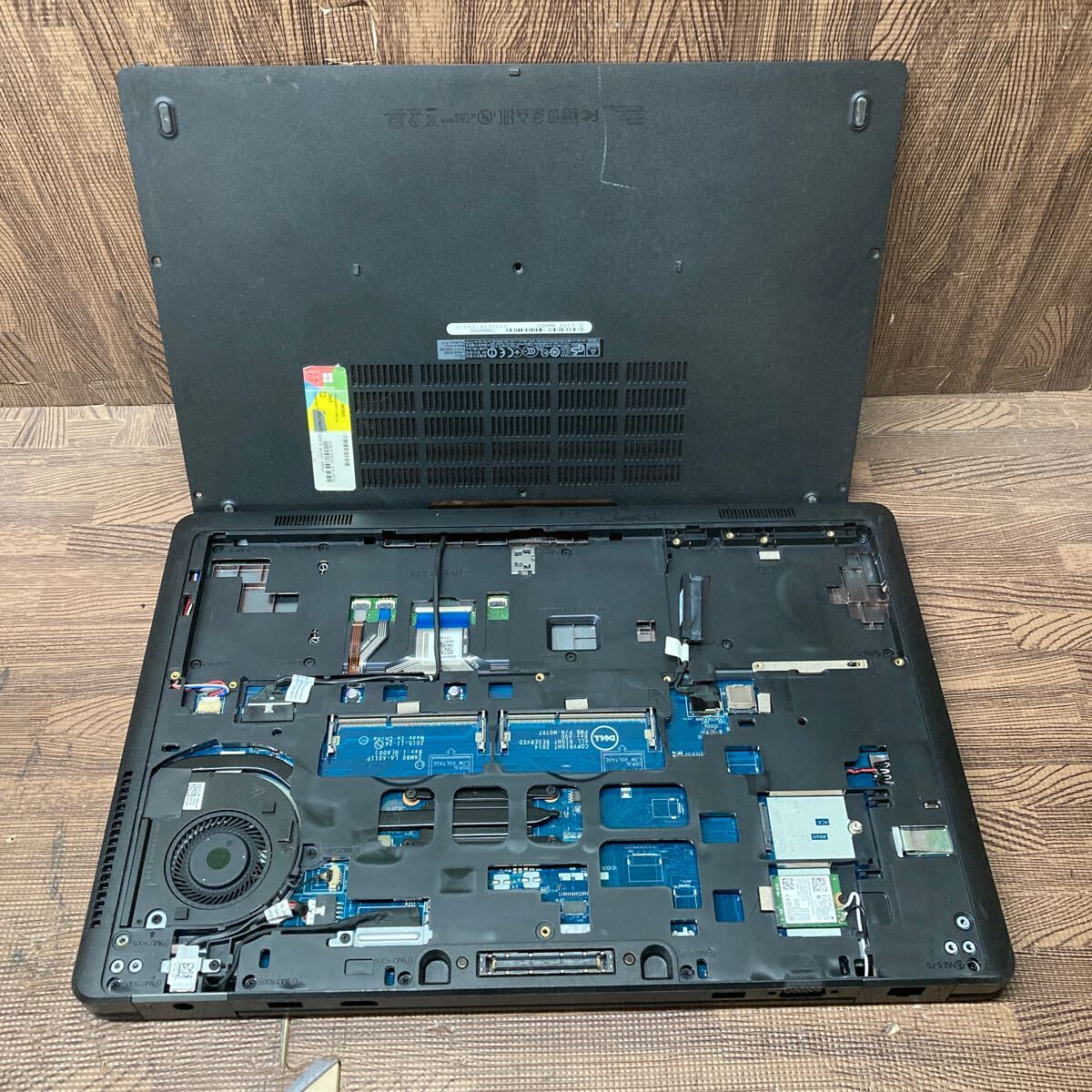 MY3-115 激安 ノートPC DELL Latitude E5550 P37F Core i5 5200U 2.20GHz バッテリー欠品 BIOS立ち上がり確認済み ジャンクの画像6