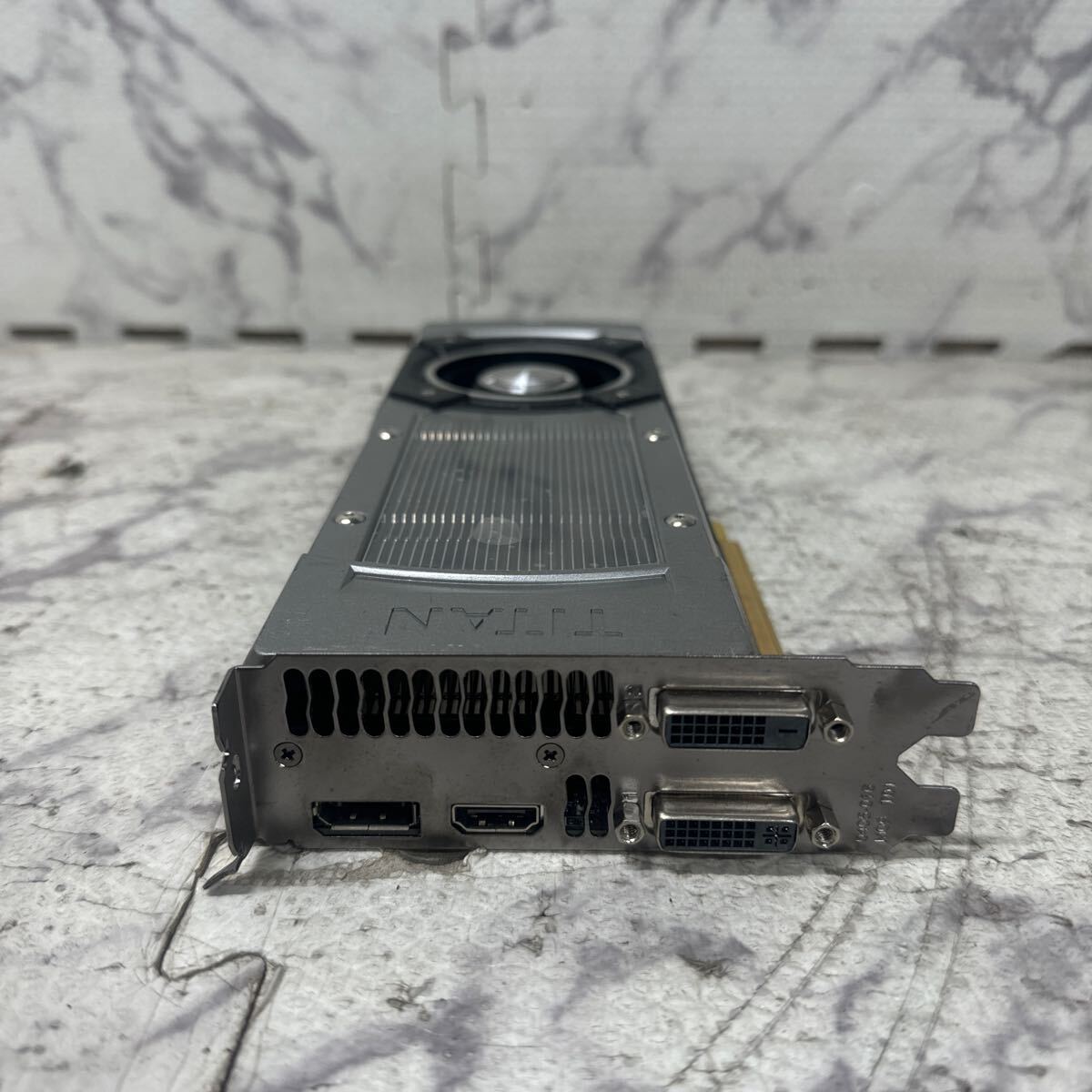 GK 激安 GB-112 グラフィックボード ASUS NVIDIA Geforce GTX TITAN GDDR5 6GB [GTXTITAN-6GD5] 認識.画像出力のみ確認 中古品 同梱可能の画像5