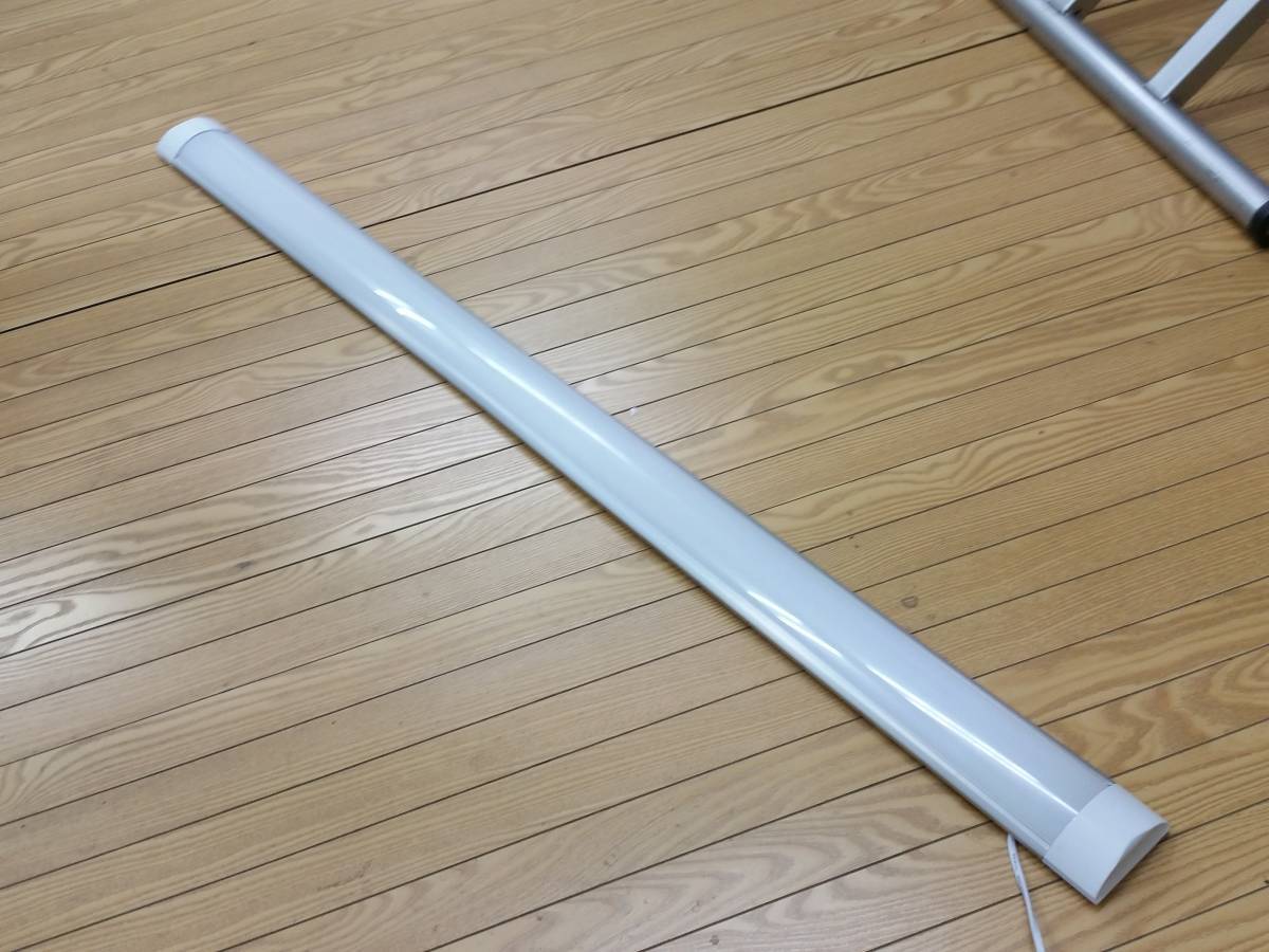 訳アリ 展示品 10本セット薄型 器具一体型 ＬＥＤ蛍光灯 120cm 昼白色 6500K 消費電力36W 40W相当 ①の画像2