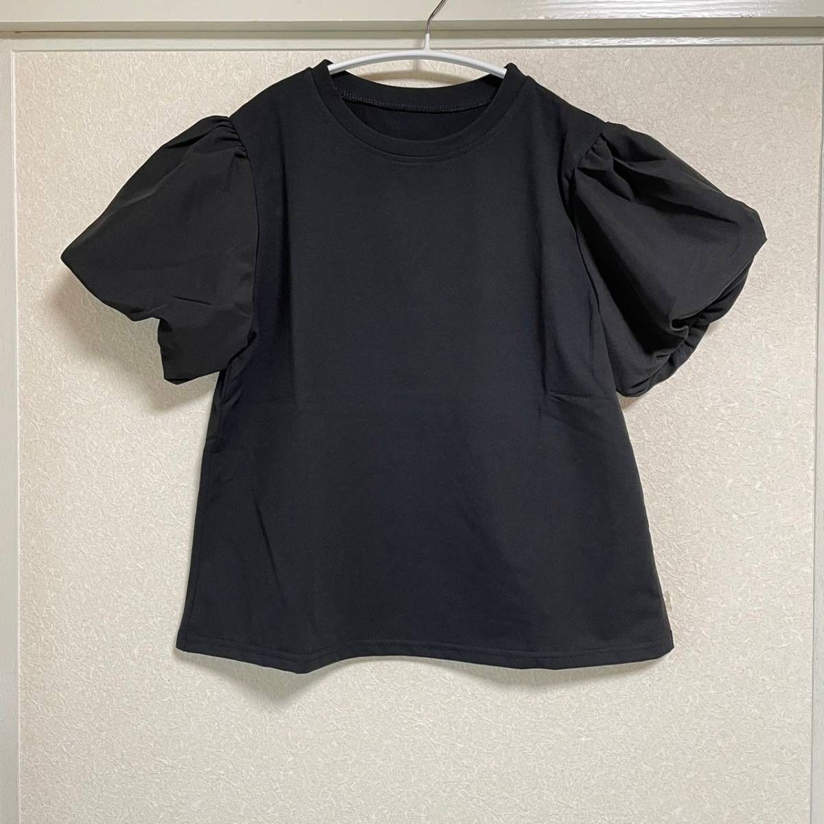 Tシャツ　半袖　バルーン　黒　レディース　パフスリーブ　綿　ボリューム袖　無地