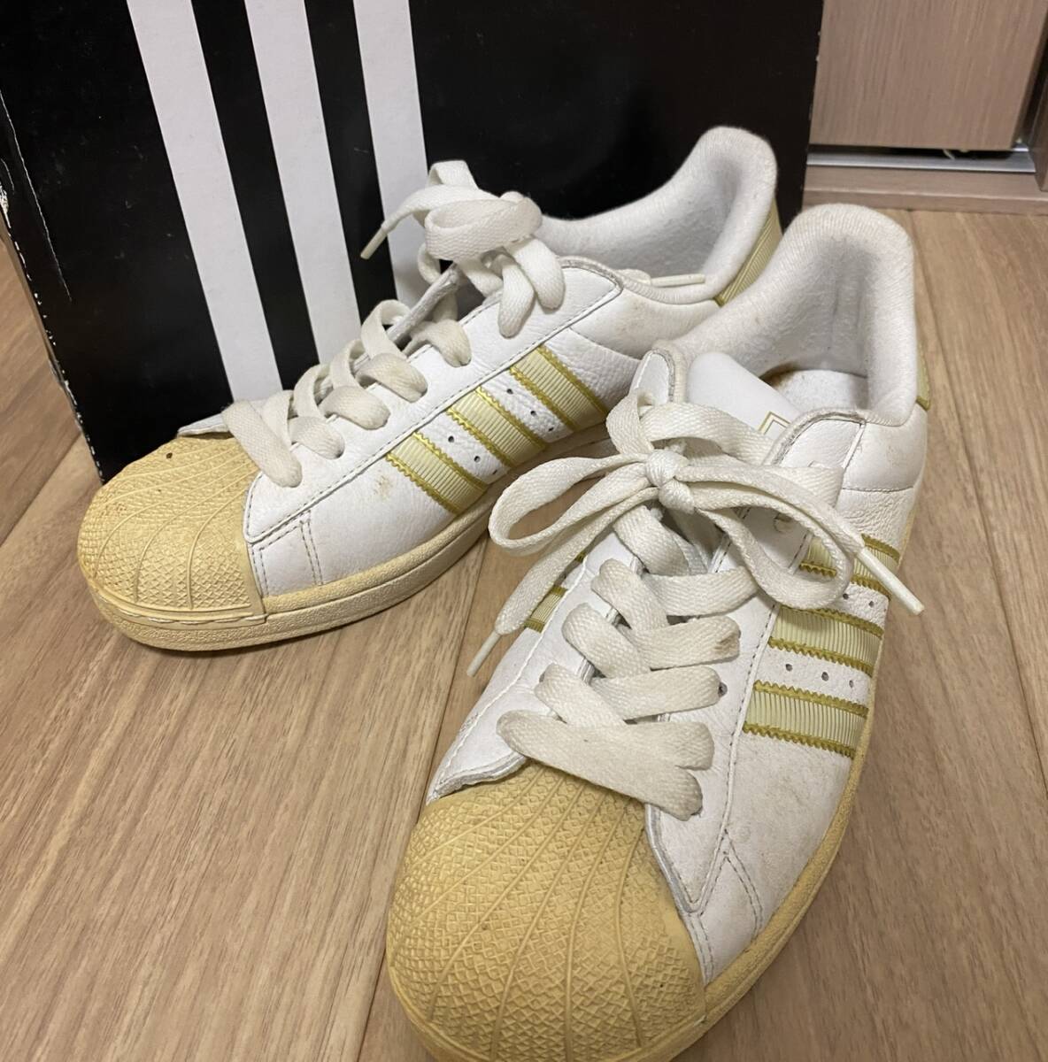 【ソール減僅か】★adidas アディダス★ SUPER STAR スーパースター 26.0cm、ホワイト/ゴールド_画像1