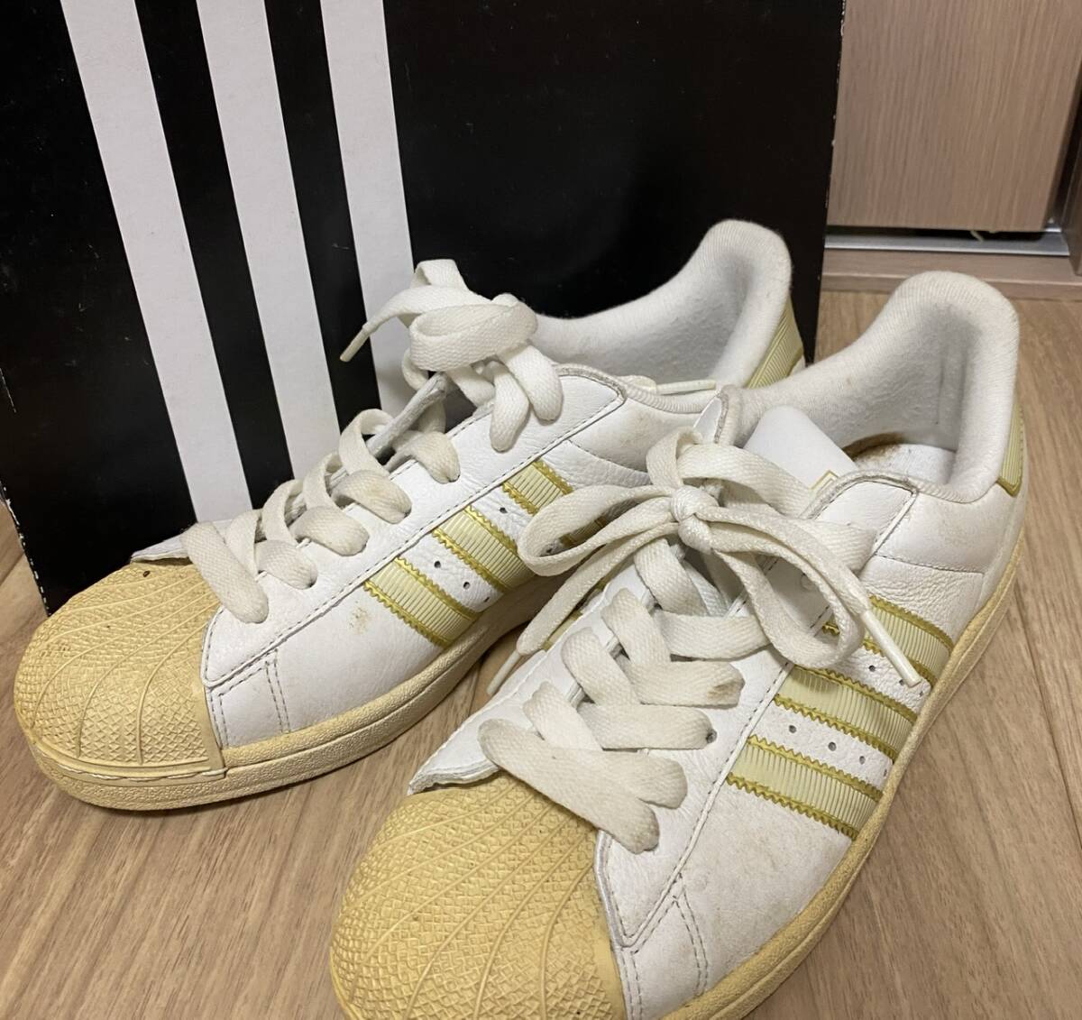 【ソール減僅か】★adidas アディダス★ SUPER STAR スーパースター 26.0cm、ホワイト/ゴールド_画像2