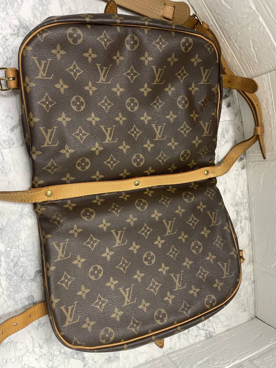 LOUIS VUITTON ルイ・ヴィトン M42256 ショルダーバッグ ソミュール30 モノグラム 斜め掛け ヌメ革 USEDの画像4