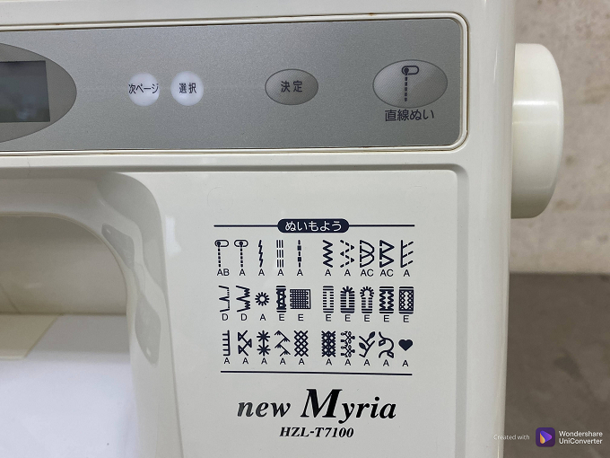 D066 JUKI new Myria MODEL HZL-T7100 ジューキ コンピューターミシン 通電不動 ジャンク中古_画像3