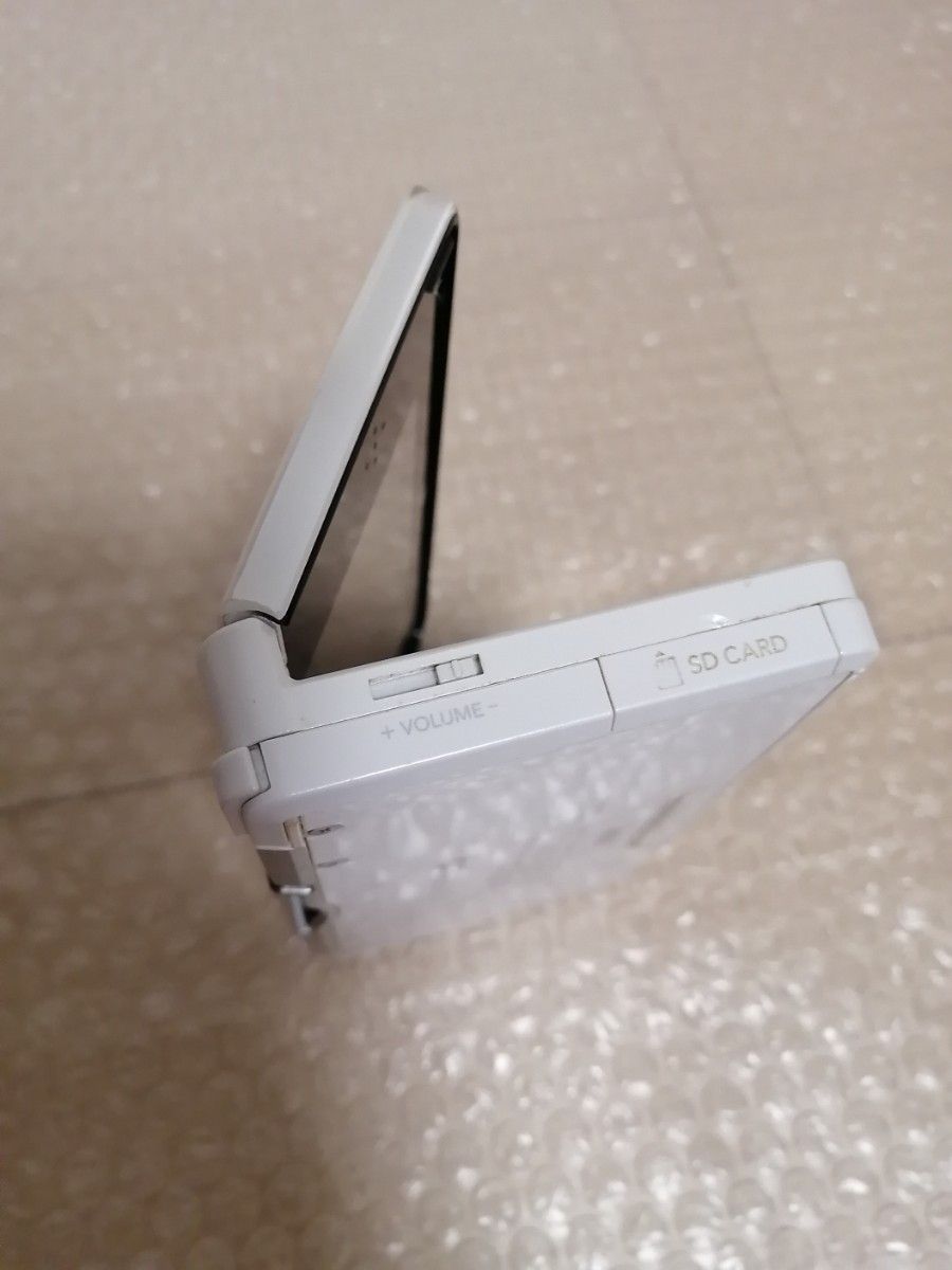 任天堂 ニンテンドー3DS 　アイスホワイト