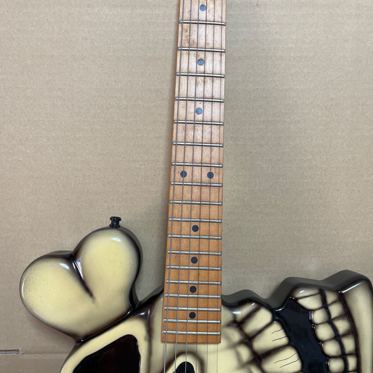 ERANAN k.k ISHIBASHI GAKKI TEN ギター ケース付き 楽器 ドクロ guitar エラナン_画像4