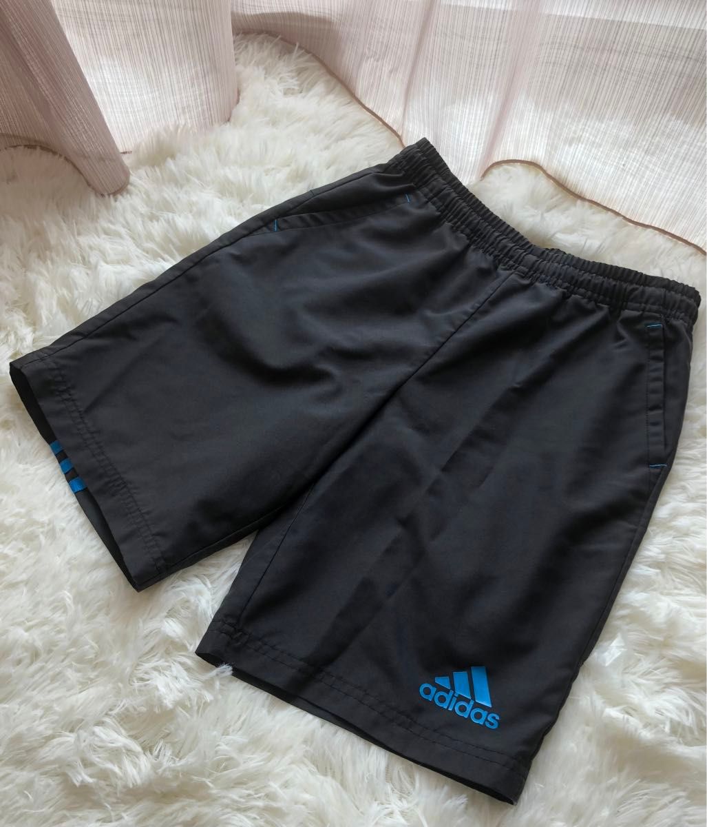 adidas ハーフパンツ　130cm