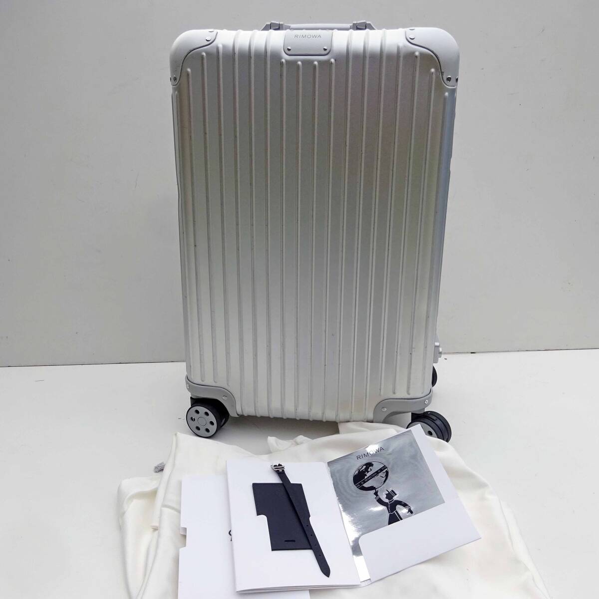 RIMOWA リモワ  オリジナル チェックインM 60L 4輪 アルミ TSAロック シルバー スーツケース キャリーバッグ 旅行 出張 キャリーケースの画像1